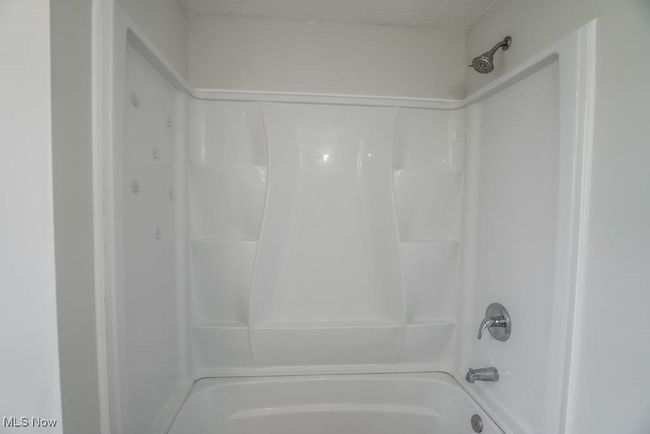 Full Bath | Image 29