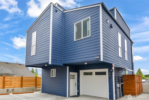8610 42nd Avenue S, Seattle, WA, 98118 | Card Image
