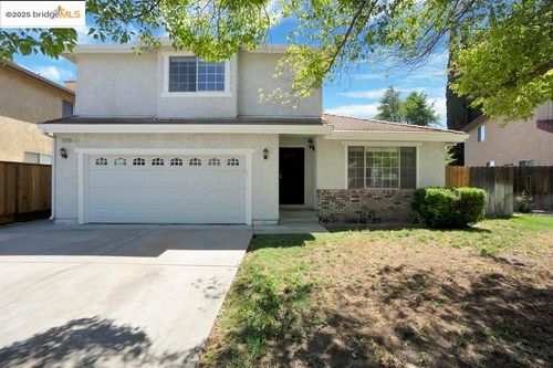 2490 Ponte Mira Way, Stockton, CA, 95209-9999 | Card Image