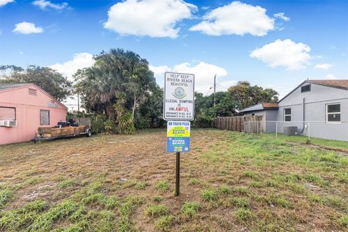 555 W 2nd St, Riviera Beach, FL, 33404-7615 | Card Image