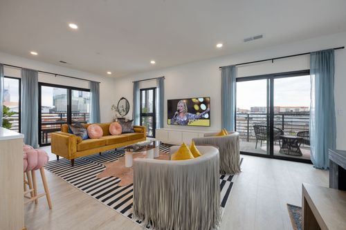 apt-409-635 7th Ave S, Nashville, TN, 37203-5042 | Card Image