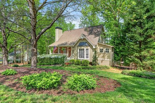 2644 Forest Glen Dr Ne, Marietta, GA, 30066-1484 | Card Image