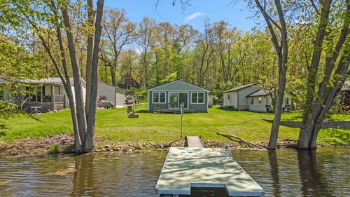 3035 S Wolf Dr, Pleasant Lake, IN, 46779-9709 | Card Image
