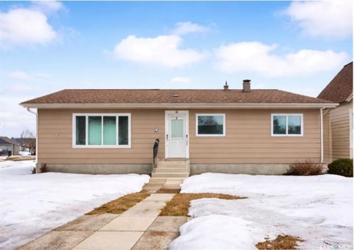 274 10 Ave W, Melville, SK, S0A2P0 | Card Image