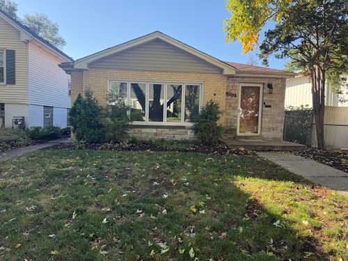 2723 W 98th St, Evergreen Park, IL, 60805-3239 | Card Image