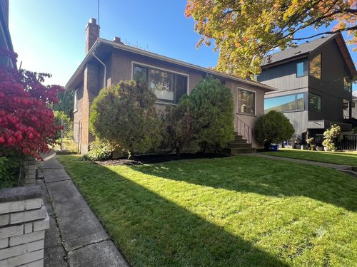 360 E 24th Ave, Vancouver, BC, V5V1Z9 | Card Image