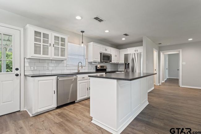 18112 County Road 2142, House other with 3 bedrooms, 3 bathrooms and null parking in Troup TX | Image 11