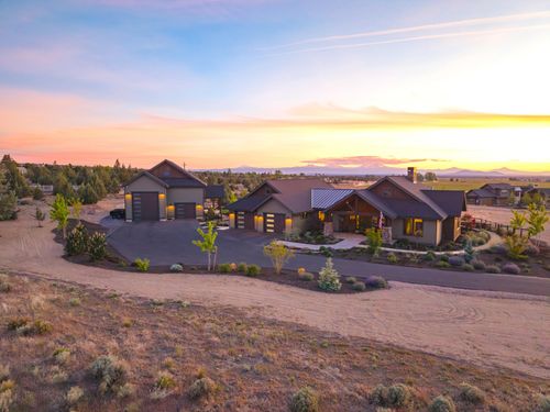 7490 Sw Mill Iron Cir, Powell Butte, OR, 97753-1751 | Card Image