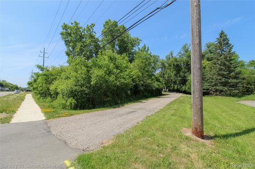 29826 Shiawassee Rd, Farmington Hills, MI, 48336-3550 | Card Image