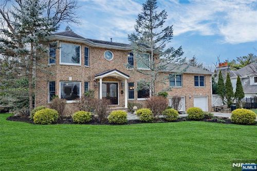 22 Maplewood Rd, Closter, NJ, 07624-3213 | Card Image