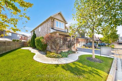 974 Seivert Pl, House other with 4 bedrooms, 4 bathrooms and 5 parking in Milton ON | Image 3