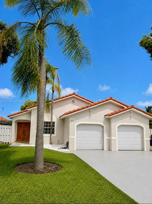 18145 Nw 61st Ave, Hialeah, FL, 33015-5610 | Card Image