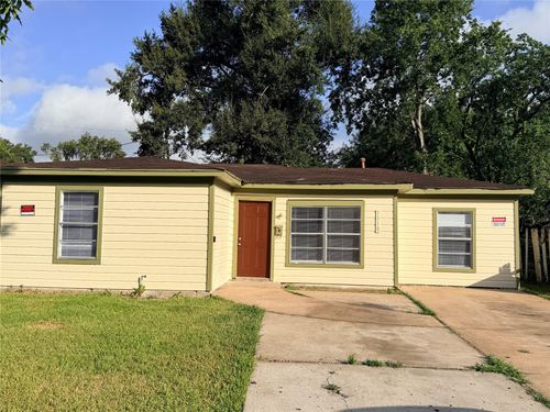 7318 Forrestal St, Houston, TX, 77033-3437 | Card Image