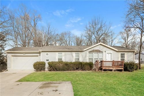 4950 Grandview Rd, Kansas City, MO, 64137-1939 | Card Image