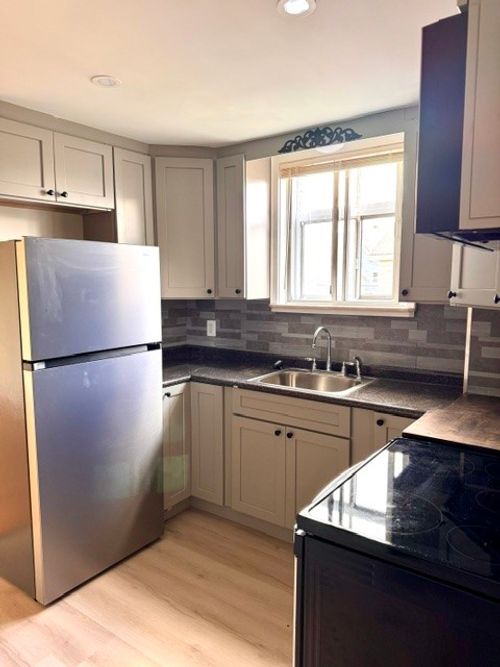 3-143 Pidge Ave, Pawtucket, RI, 02860-6073 | Card Image