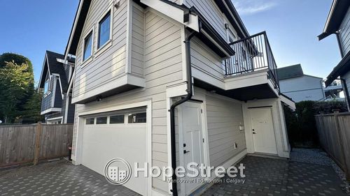 4907B 53 St, Delta, BC, V4K2Z3 | Card Image