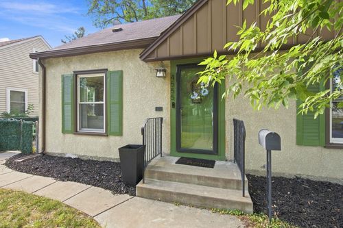 4555 Washburn Ave N, Minneapolis, MN, 55412-1055 | Card Image