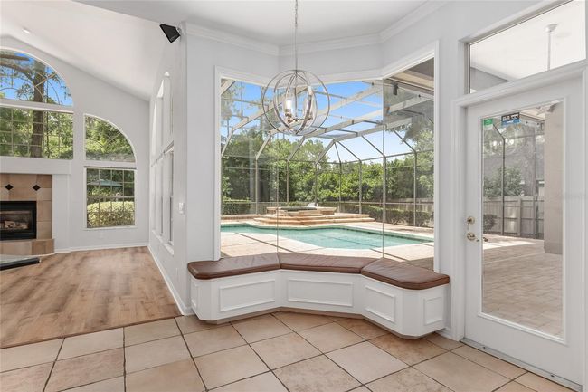 BREAKFAST ROOM WITH GREAT POOL VIEWS | Image 25