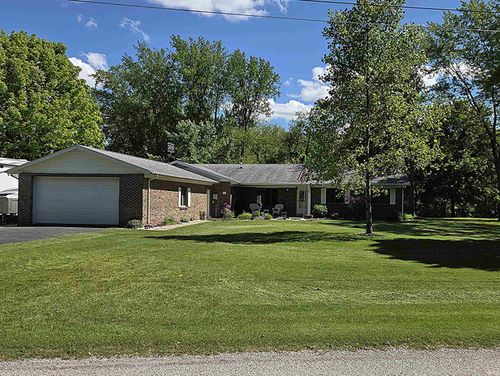 15 EMS Ems B28a Ln, Pierceton, IN, 46562-9139 | Card Image