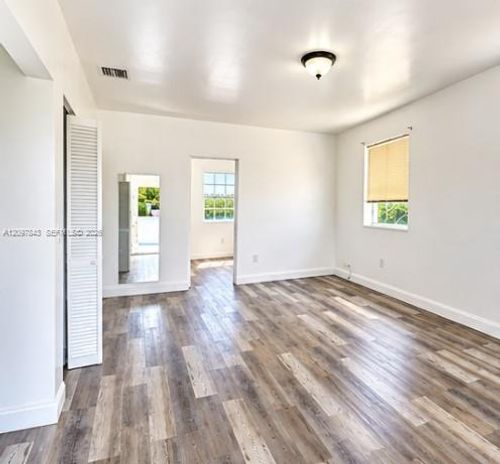 2-1812 Nw 22nd Ave, Miami, FL, 33125-1327 | Card Image