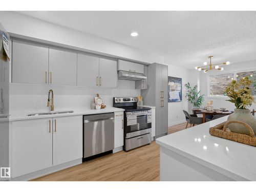 3320 130a Ave Nw, Edmonton, AB, T5A3K3 | Card Image