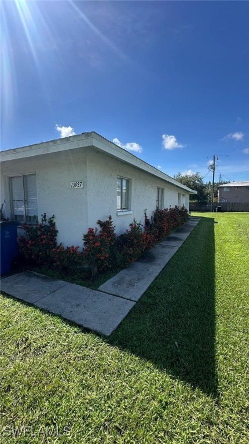 13935 1st St, Fort Myers, FL, 33905-2144 | Card Image
