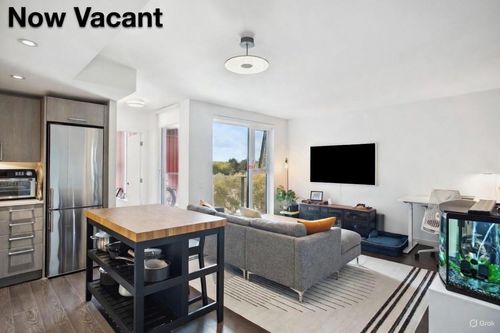 501-983 E Hastings St, Vancouver, BC, V6A0G9 | Card Image