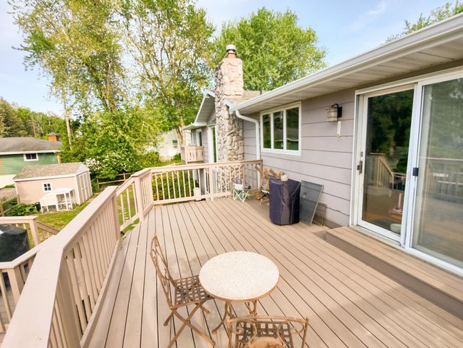 Deck | Image 24