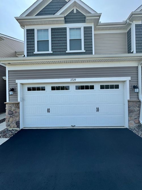 1729 Emerson Ct, Chaska, MN, 55318-1208 | Card Image