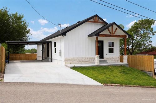 352 Elias Lopez St, Rio Grande City, TX, 78582-6453 | Card Image