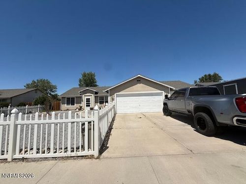 512 Darren Way, Fernley, NV, 89408-7588 | Card Image