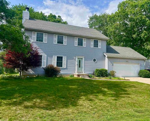 400 Hemlock Ln, Marysville, MI, 48040-2513 | Card Image
