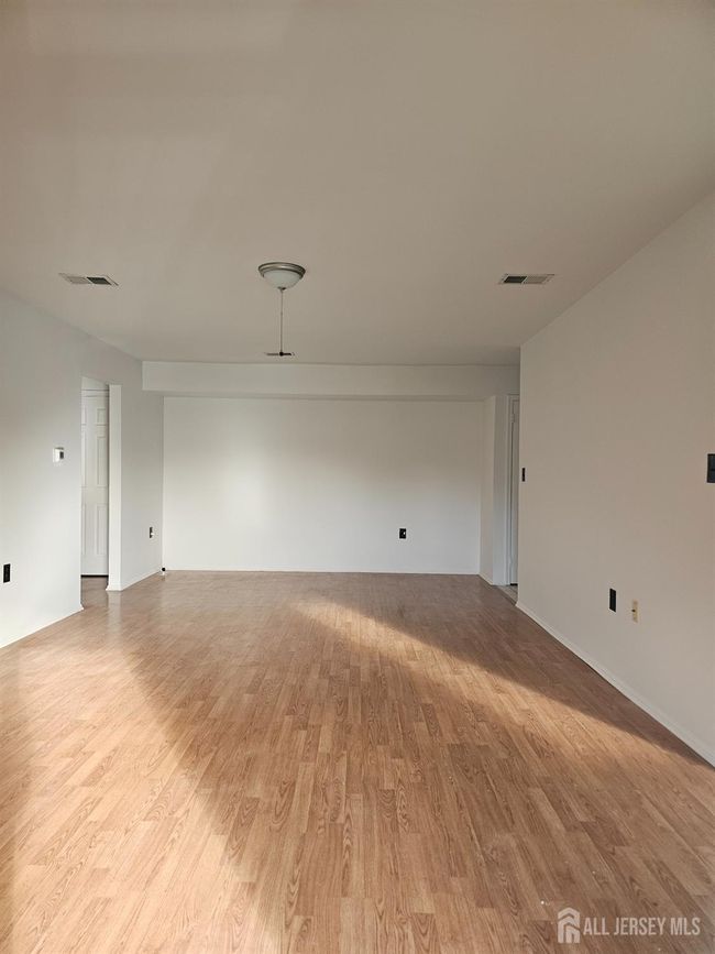 E - 144 Beverly Hill Ter, Townhouse with 1 bedrooms, 1 bathrooms and null parking in Woodbridge NJ | Image 11