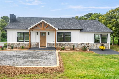 65 N Mcdowell Ave, Marion, NC, 28752-3593 | Card Image
