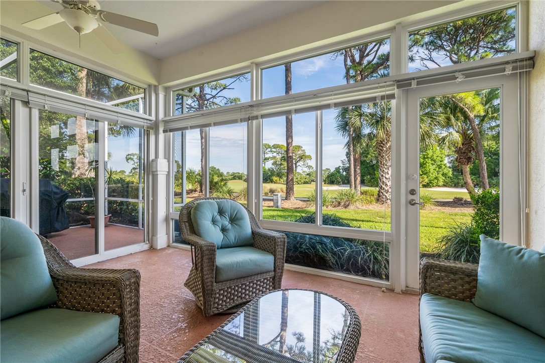 Carolina Cir, Vero Beach, FL 32962
