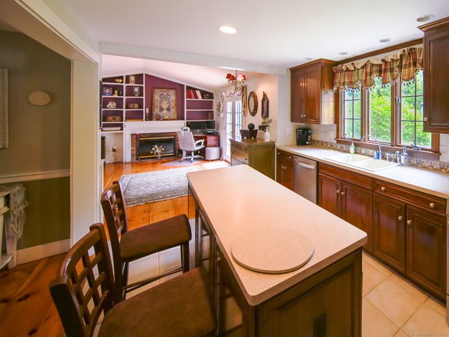 22 Bobolink Ln, House other with 4 bedrooms, 3 bathrooms and null parking in Somers CT | Image 5