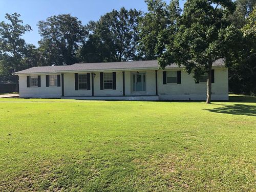 111 Azalea St, Poplarville, MS, 39470-4212 | Card Image