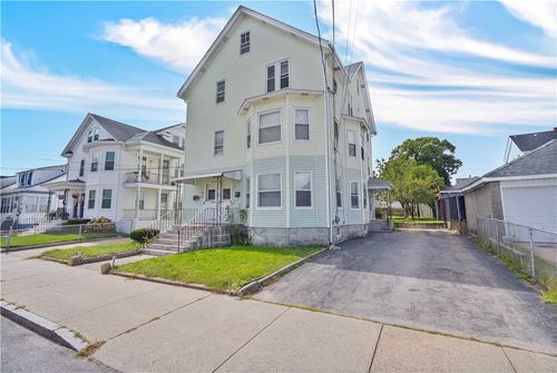 73 Arch St, Pawtucket, RI, 02860-4446 | Card Image