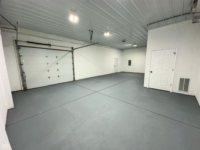 920 sq. ft. side. 7 x 9 garage door | Image 8