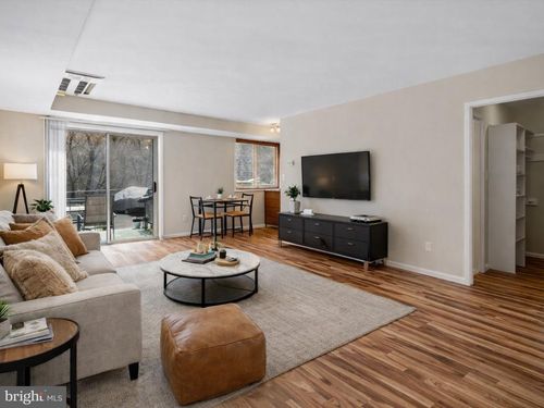 111-2710 Macomb St Nw, WASHINGTON, DC, 20008-5012 | Card Image
