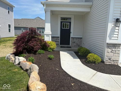 5107 Triple Crown Way, Indianapolis, IN, 46237-0017 | Card Image