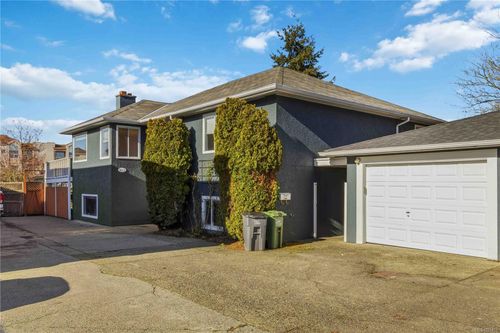 b-3002 Cedar Hill Rd, Victoria, BC, V8T3J3 | Card Image