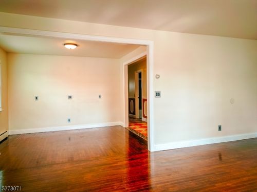 2-104 Eastern Way, Rutherford, NJ, 07070-2140 | Card Image