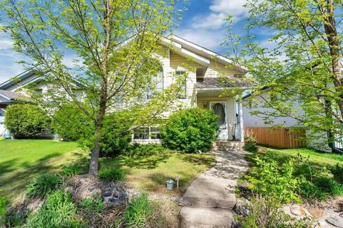 40 Country Ridge Close, Lacombe, AB, T4L2H1 | Card Image