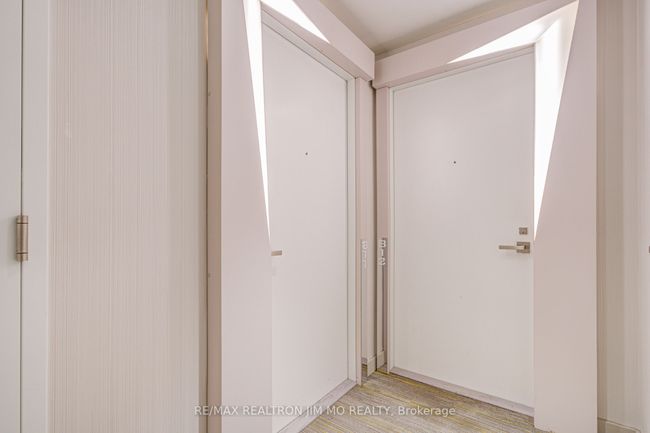 811 - 50 Ordnance St, Condo with 3 bedrooms, 2 bathrooms and 1 parking in Toronto ON | Image 8