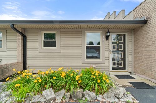 710 Victoria Ct, New Albany, IN, 47150-2274 | Card Image
