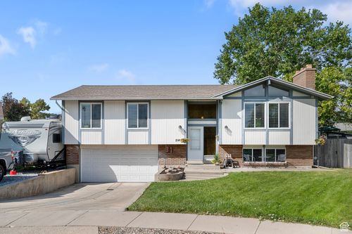 2149 W Espadrille Cir, Taylorsville, UT, 84129-1201 | Card Image