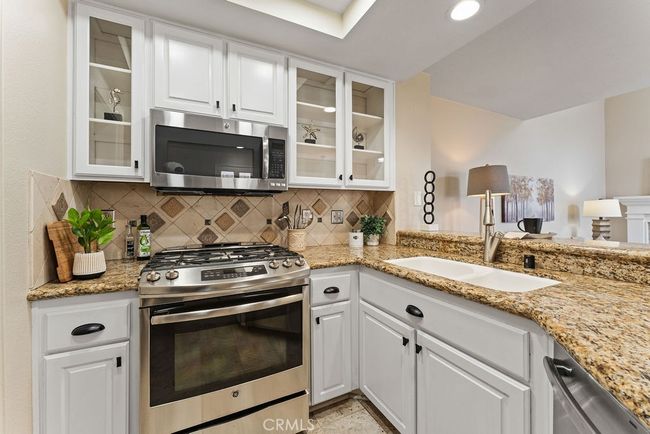 77 Fallingstar, Condo with 2 bedrooms, 3 bathrooms and 1 parking in Irvine CA | Image 16