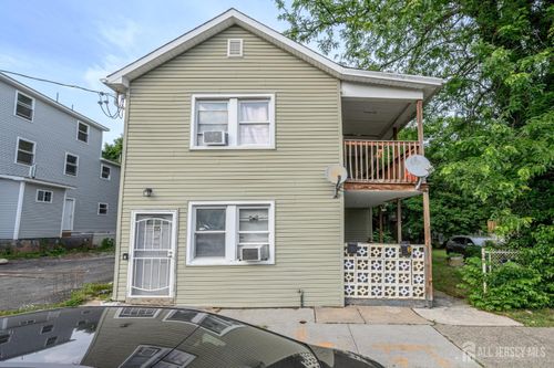 135 Baldwin St, New Brunswick, NJ, 08901-2631 | Card Image