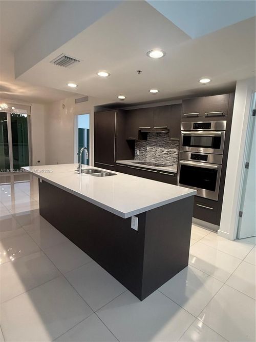 apt-215-7825 Nw 107th Ave, Doral, FL, 33178-4434 | Card Image